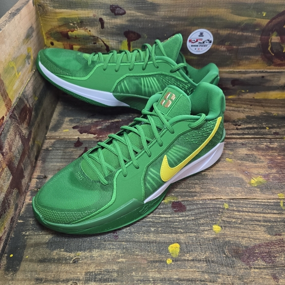Nike Sabrina 2 Oregon Womens Size 12.513.5 Men 11 12‎ Green Yellow HQ4344-300